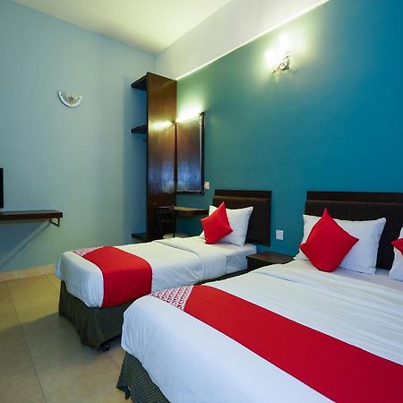 Hotel O Hotel Orchard Inn Lumut Extérieur photo