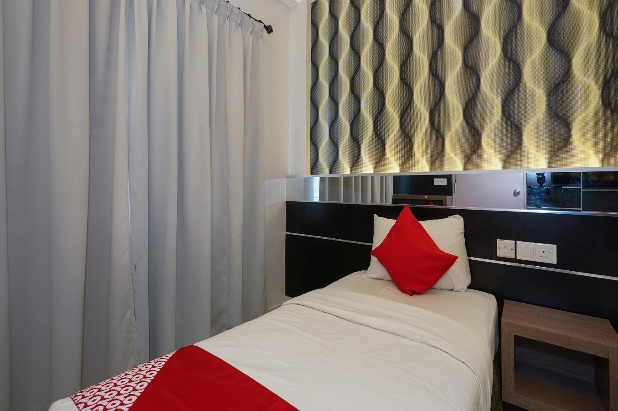 Hotel O Hotel Orchard Inn Lumut Extérieur photo