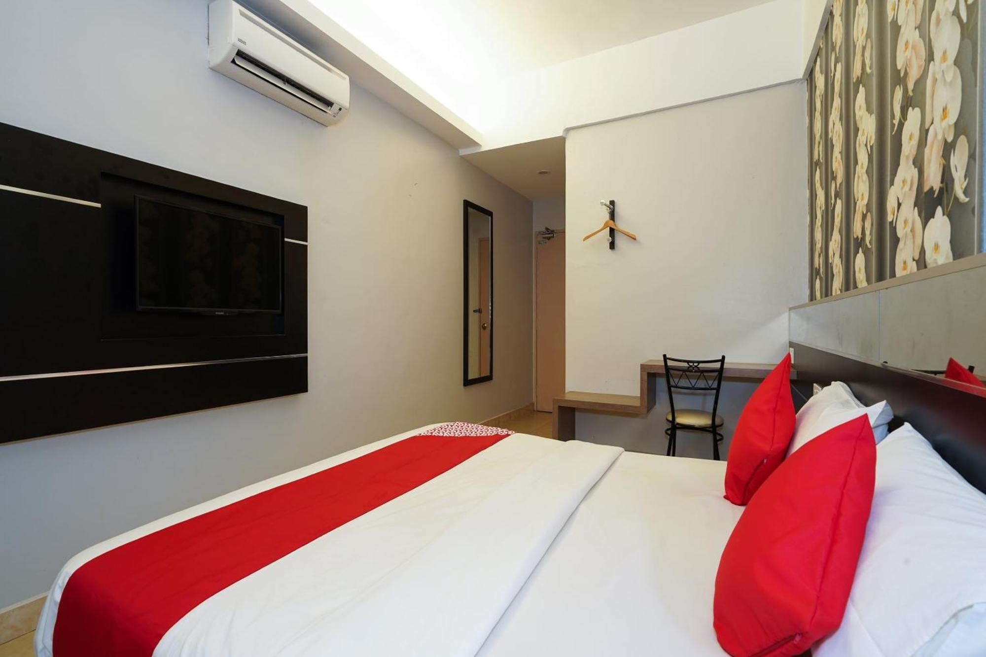 Hotel O Hotel Orchard Inn Lumut Extérieur photo