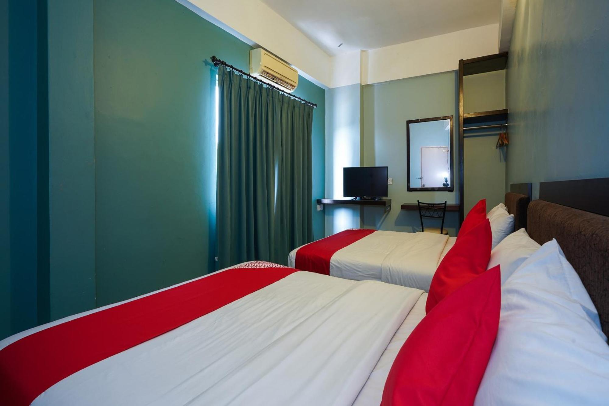 Hotel O Hotel Orchard Inn Lumut Extérieur photo