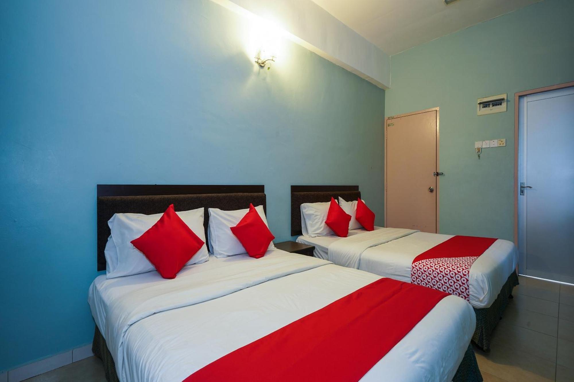 Hotel O Hotel Orchard Inn Lumut Extérieur photo