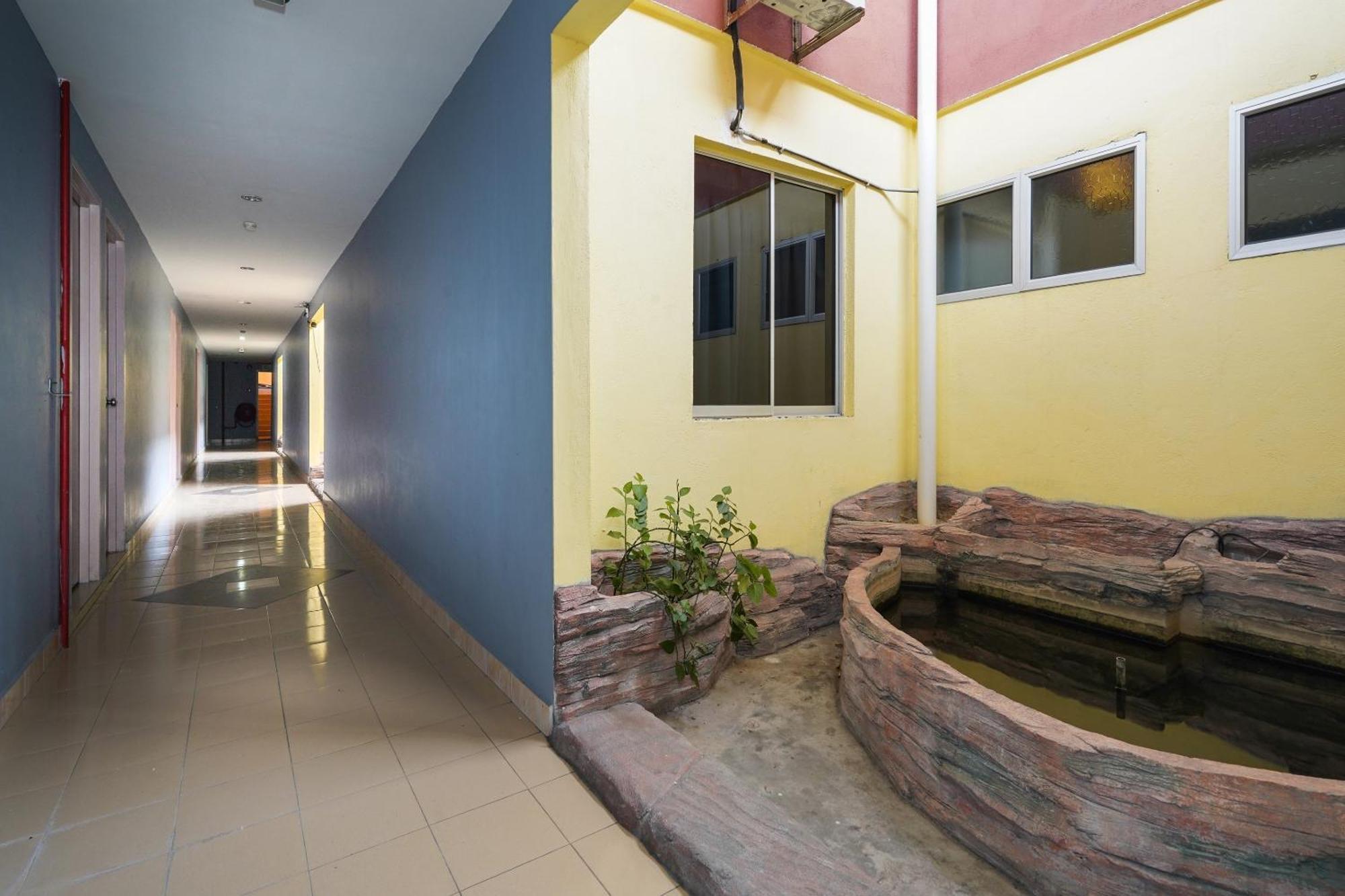 Hotel O Hotel Orchard Inn Lumut Extérieur photo
